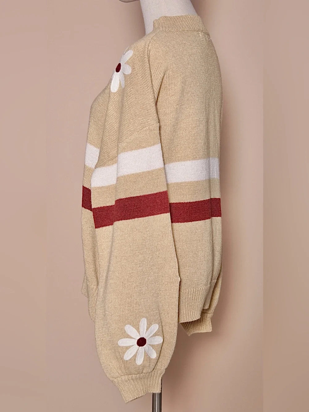 POL Daisy Appliqué Oversized Sweater Beige Cream Boho Cottagecore Medium